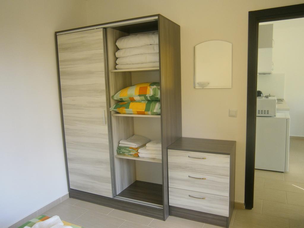 Anna Marina Apartments Свети Влас Стая снимка