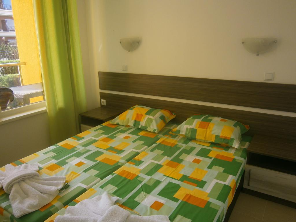 Anna Marina Apartments Свети Влас Стая снимка