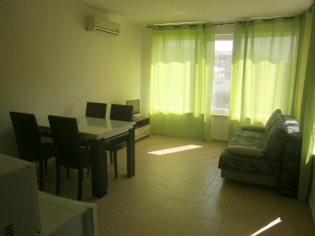 Anna Marina Apartments Свети Влас Стая снимка