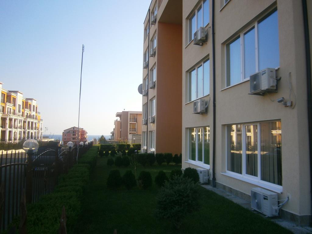 Anna Marina Apartments Свети Влас Екстериор снимка