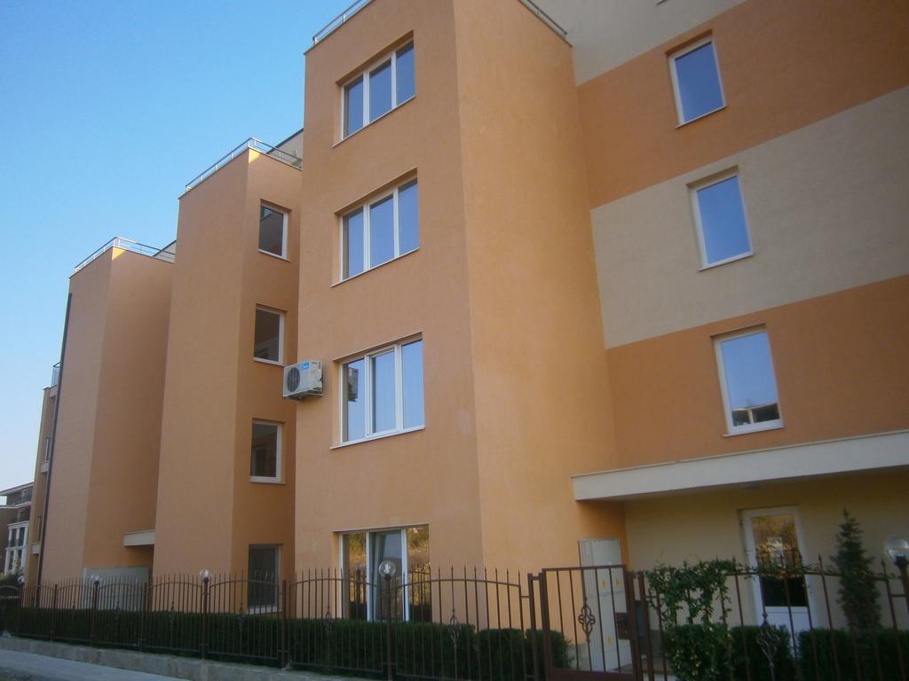 Anna Marina Apartments Свети Влас Екстериор снимка